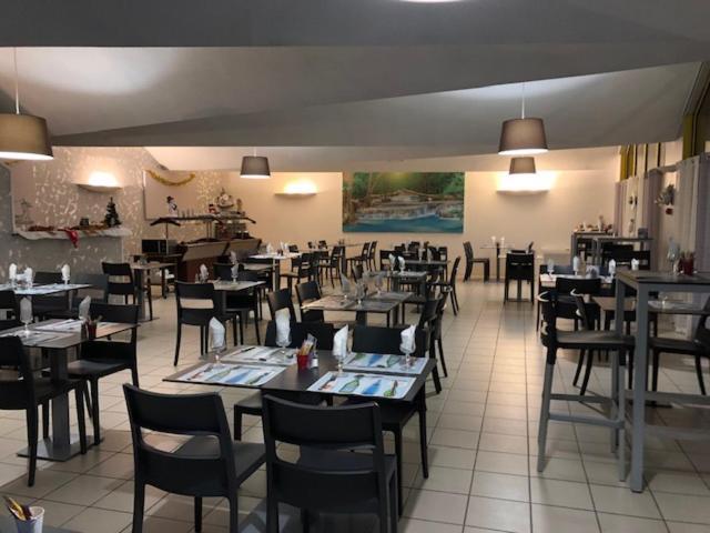 Logis Hotel Le Clos Saint Loup Bram Kültér fotó